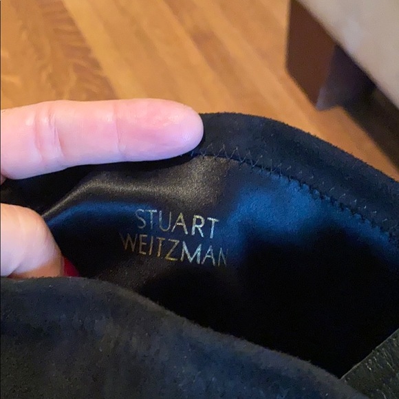 Gorgeous Stuart Weitzman black suede boots - Picture 10 of 11